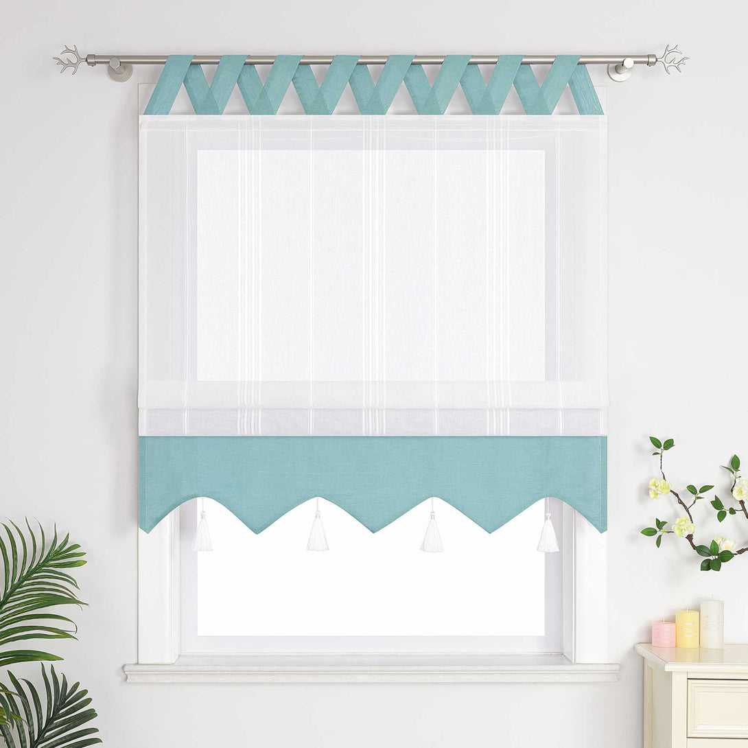 Blaue und weisse Raffrollo Gardine mit Quasten und Schlaufen, halbgeschlossene Vorhänge können Fenster nicht vollständig abdecken, - perfekt für eine stilvolle Fensterdekoration.