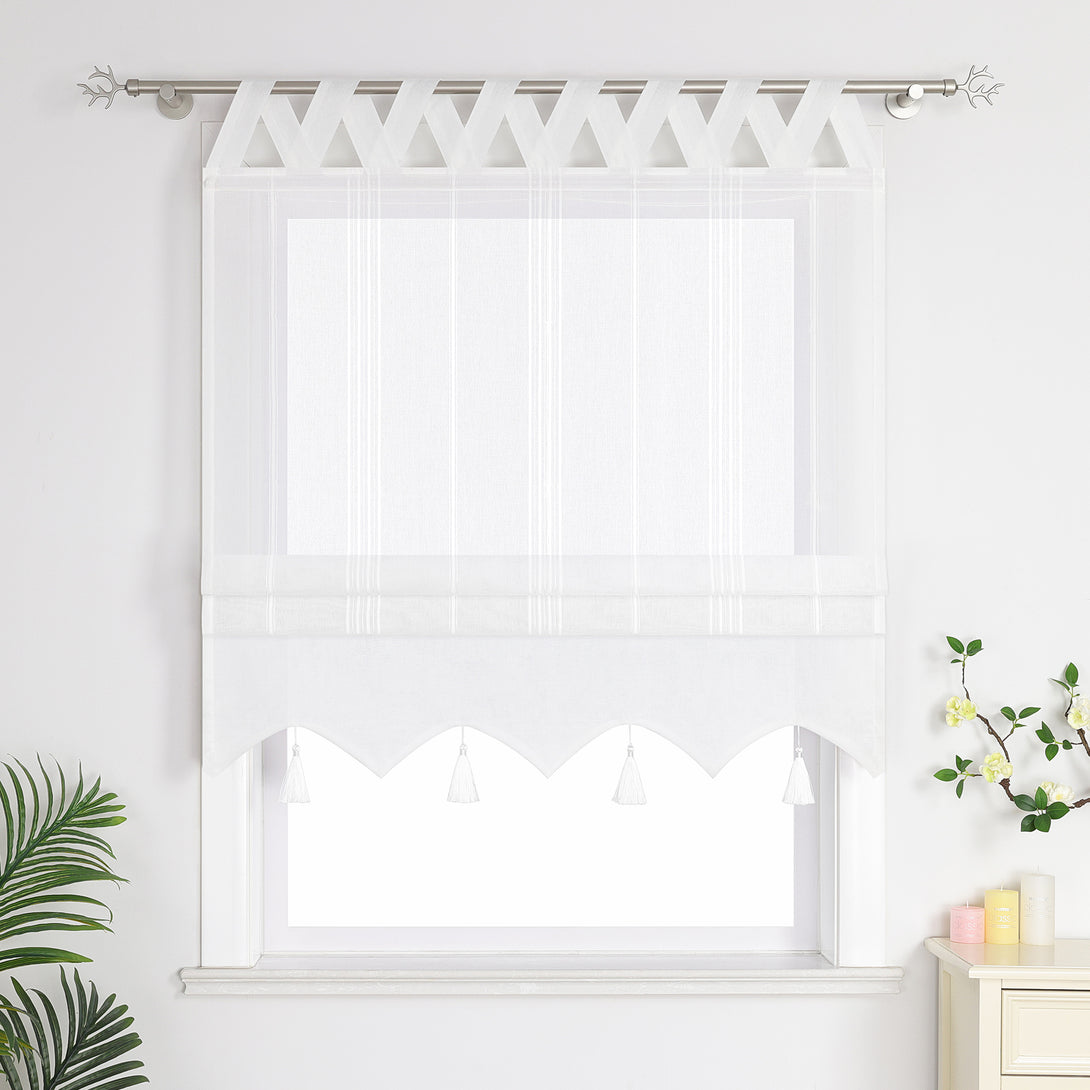 Weiße Raffrollo-Gardinen mit Quasten und Schlaufen, halbgeschlossene Vorhänge können Fenster nicht vollständig abdecken, - perfekt für eine stilvolle Fensterdekoration.